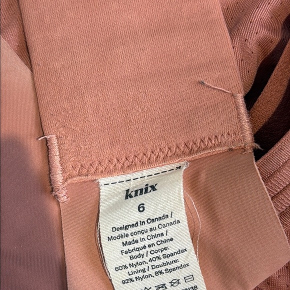 Knix Pink Wireless Bra with Adjustable Straps and Seamless Design - Picture 4 of 5